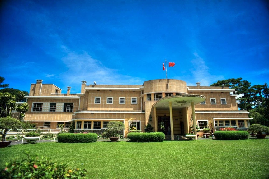 Dinh thự xa hoa của vị hoàng đế cuối cùng triều Nguyễn: Biểu tượng kiến trúc châu Âu một thời giữa lòng Đà Lạt- Ảnh 1. Dinh thự xa hoa của vị hoàng đế cuối cùng triều Nguyễn: Biểu tượng kiến trúc châu Âu một thời giữa lòng Đà Lạt- Ảnh 1.