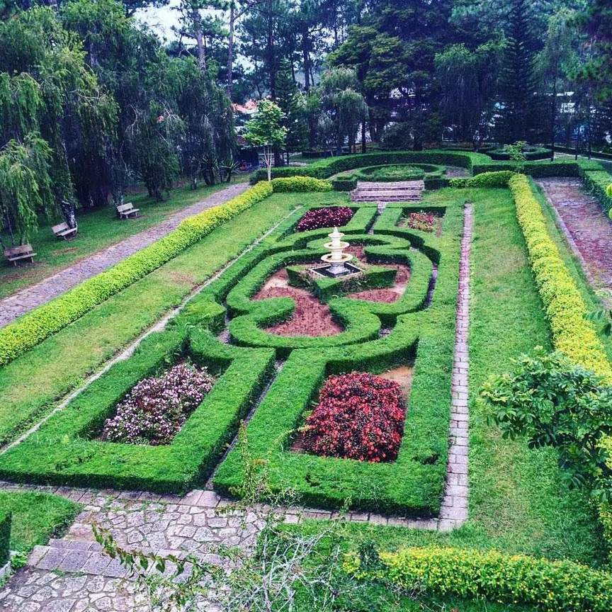 Dinh thự xa hoa của vị hoàng đế cuối cùng triều Nguyễn: Biểu tượng kiến trúc châu Âu một thời giữa lòng Đà Lạt- Ảnh 5. Dinh thự xa hoa của vị hoàng đế cuối cùng triều Nguyễn: Biểu tượng kiến trúc châu Âu một thời giữa lòng Đà Lạt- Ảnh 5.