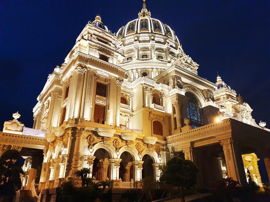 Lâu đài nghìn tỷ lớn nhất Đông Nam Á của đại gia xi măng Ninh Bình: Quy mô 15.000m2, cao tương đương tòa nhà 18 tầng- Ảnh 4. Lâu đài nghìn tỷ lớn nhất Đông Nam Á của đại gia xi măng Ninh Bình: Quy mô 15.000m2, cao tương đương tòa nhà 18 tầng- Ảnh 4.