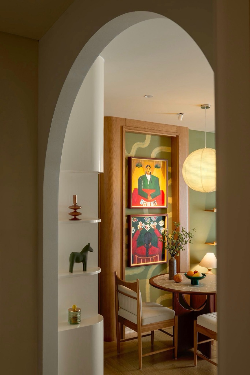 Tổ ấm 77m2 đậm tính nghệ sĩ: Căn hộ nhỏ mang hơi thở Địa Trung Hải và mid-century- Ảnh 2.