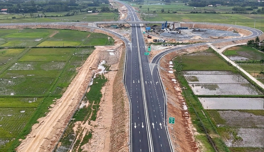 Hầm đường bộ dài nhất tuyến cao tốc Bắc - Nam phía Đông do liên danh Đèo Cả thực hiện đã hoàn thành- Ảnh 1. Hầm đường bộ dài nhất tuyến cao tốc Bắc - Nam phía Đông do liên danh Đèo Cả thực hiện đã hoàn thành- Ảnh 1.