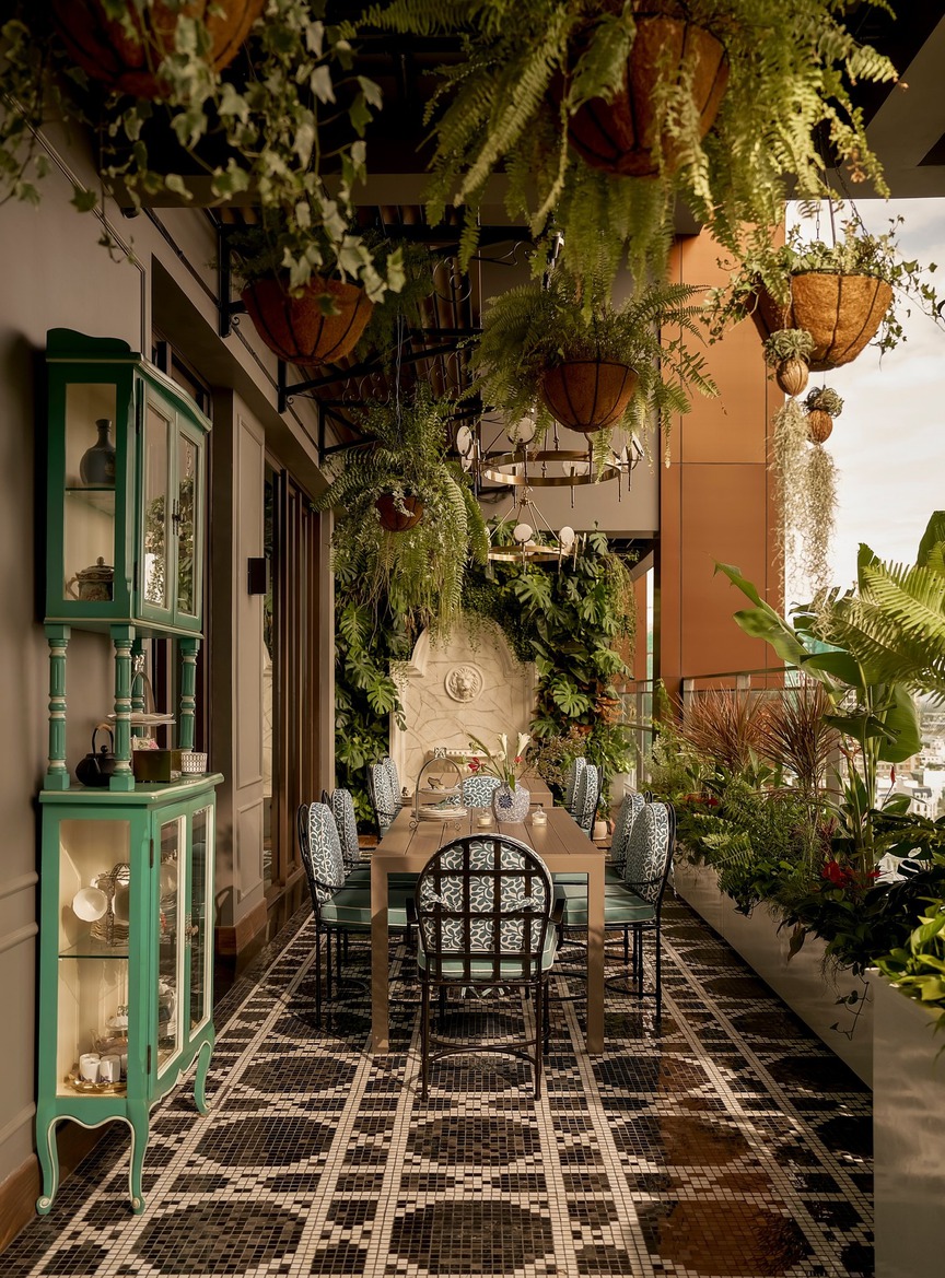 Ban công biến thành khu vườn nhiệt đới trên cao: Góc an yên 50m2 giữa trời Sài Gòn- Ảnh 1. Ban công biến thành khu vườn nhiệt đới trên cao: Góc an yên 50m2 giữa trời Sài Gòn- Ảnh 1.