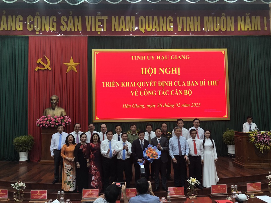 Phó Chủ nhiệm Ủy ban Khoa học - Công nghệ và Môi trường của Quốc hội làm Phó Bí thư Thường trực Tỉnh ủy Hậu Giang- Ảnh 2.