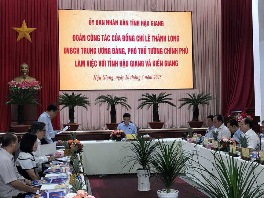 Phó Thủ tướng Lê Thành Long làm việc với tỉnh Hậu Giang- Ảnh 1.