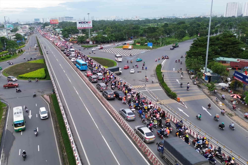 Khu vực dự kiến xây dựng cầu đường Bình Tiên. Nguồn ảnh: Báo Lao động Khu vực dự kiến xây dựng cầu đường Bình Tiên. Nguồn ảnh: Báo Lao động