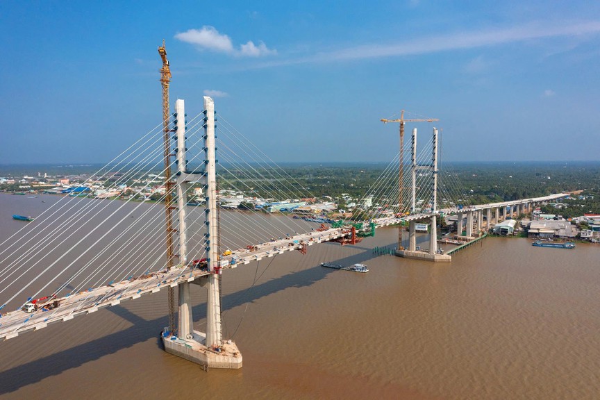 Cầu Rạch Miễu 2 hợp long ngày 19/4. Ảnh: Báo Sài Gòn Giải phóng Cầu Rạch Miễu 2 hợp long ngày 19/4. Ảnh: Báo Sài Gòn Giải phóng