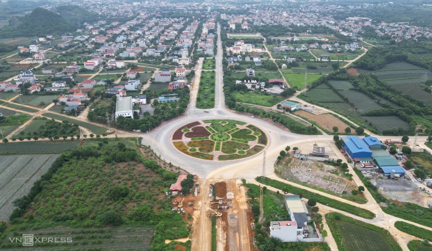 Sau sáp nhập, tỉnh mới sở hữu ngôi chùa lớn nhất thế giới làm tuyến đường 7.000 tỷ kết nối 3 vùng kinh tế trọng điểm
- Ảnh 1. Sau sáp nhập, tỉnh mới sở hữu ngôi chùa lớn nhất thế giới làm tuyến đường 7.000 tỷ kết nối 3 vùng kinh tế trọng điểm
- Ảnh 1.
