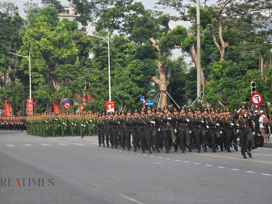 Cận cảnh buổi tổng duyệt đội ngũ và diễu hành kỷ niệm 70 năm Ngày giải phóng Hải Phòng- Ảnh 10. Cận cảnh buổi tổng duyệt đội ngũ và diễu hành kỷ niệm 70 năm Ngày giải phóng Hải Phòng- Ảnh 10.
