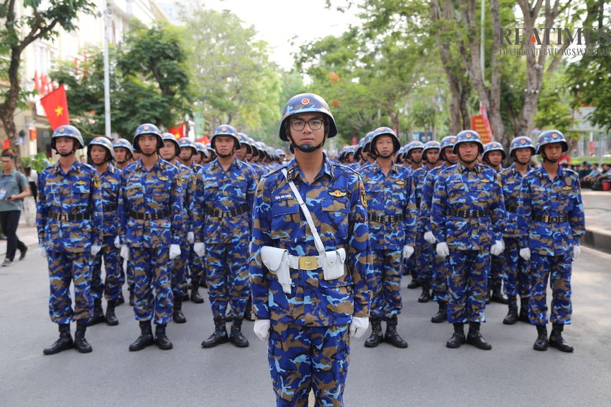 Cận cảnh buổi tổng duyệt đội ngũ và diễu hành kỷ niệm 70 năm Ngày giải phóng Hải Phòng- Ảnh 4. Cận cảnh buổi tổng duyệt đội ngũ và diễu hành kỷ niệm 70 năm Ngày giải phóng Hải Phòng- Ảnh 4.