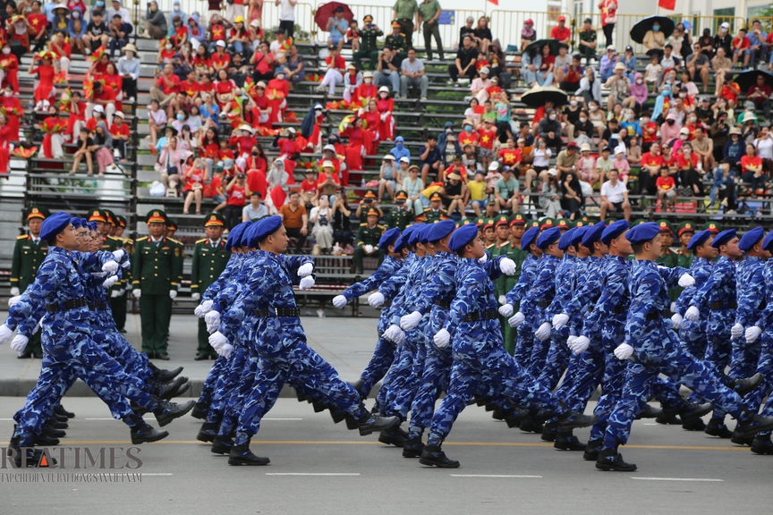 Cận cảnh buổi tổng duyệt đội ngũ và diễu hành kỷ niệm 70 năm Ngày giải phóng Hải Phòng- Ảnh 8. Cận cảnh buổi tổng duyệt đội ngũ và diễu hành kỷ niệm 70 năm Ngày giải phóng Hải Phòng- Ảnh 8.