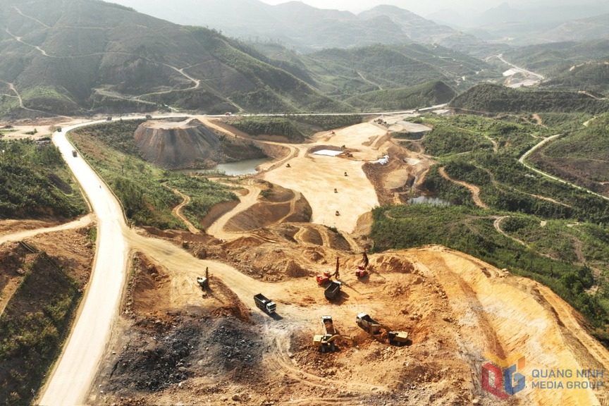 Thi công thần tốc 'sợi dây huyết mạch' gần 2.000 tỷ: Rút ngắn khoảng cách di chuyển giữa 2 TP trung tâm thuộc tỉnh có mức sống cao nhất Việt Nam- Ảnh 1. Thi công thần tốc 'sợi dây huyết mạch' gần 2.000 tỷ: Rút ngắn khoảng cách di chuyển giữa 2 TP trung tâm thuộc tỉnh có mức sống cao nhất Việt Nam- Ảnh 1.