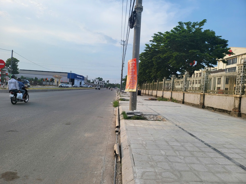 TP. Huế: Người dân phấn khởi khi đường Phạm Văn Đồng được mở rộng- Ảnh 3. TP. Huế: Người dân phấn khởi khi đường Phạm Văn Đồng được mở rộng- Ảnh 3.