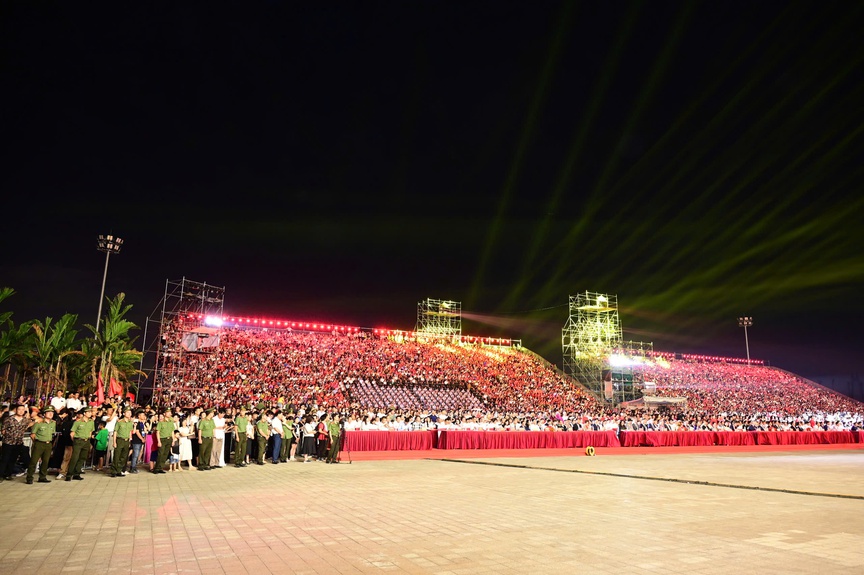 Hải Phòng đón nhận Danh hiệu "Thành phố Anh hùng"- Ảnh 1. Hải Phòng đón nhận Danh hiệu "Thành phố Anh hùng"- Ảnh 1.