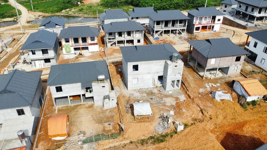 Chiêm ngưỡng làng tái định cư đẹp như khu nhà ở liền kề giữa núi đồi- Ảnh 3. Chiêm ngưỡng làng tái định cư đẹp như khu nhà ở liền kề giữa núi đồi- Ảnh 3.