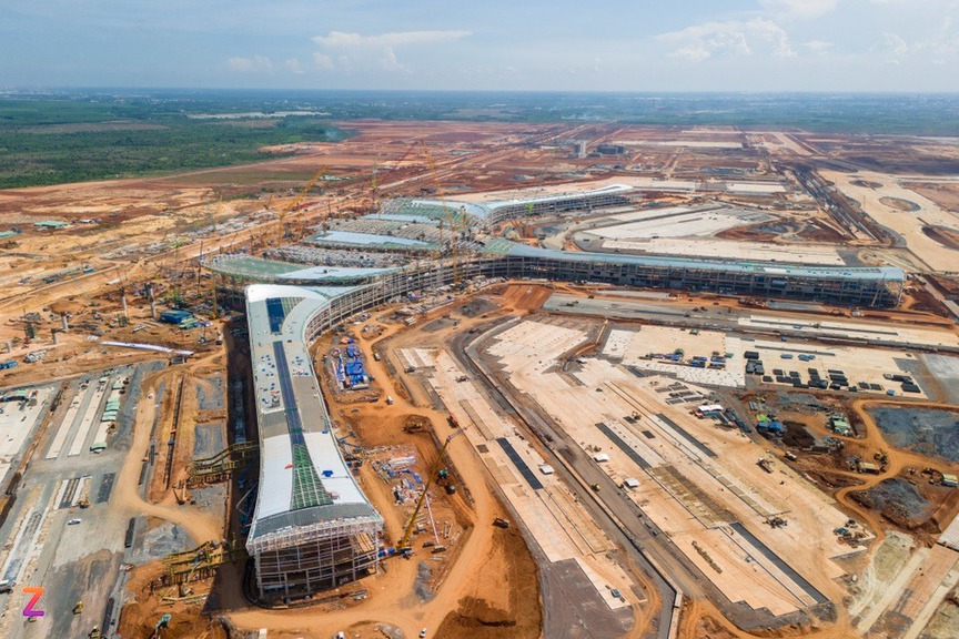 'Vượt nắng thắng mưa', siêu sân bay lớn nhất Việt Nam đã sẵn sàng bay hiệu chuẩn- Ảnh 2. 'Vượt nắng thắng mưa', siêu sân bay lớn nhất Việt Nam đã sẵn sàng bay hiệu chuẩn- Ảnh 2.