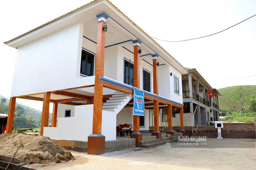 Chiêm ngưỡng làng tái định cư đẹp như khu nhà ở liền kề giữa núi đồi- Ảnh 2. Chiêm ngưỡng làng tái định cư đẹp như khu nhà ở liền kề giữa núi đồi- Ảnh 2.
