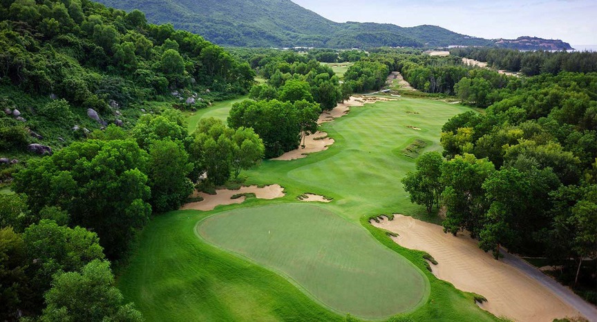 Một sân golf tại tỉnh Quảng Ninh Một sân golf tại tỉnh Quảng Ninh