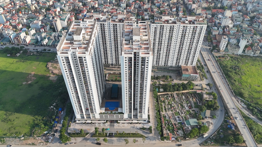 Cận cảnh khu chung cư cơi nới "chuồng cọp", hạ tầng xuống cấp- Ảnh 3. Cận cảnh khu chung cư cơi nới "chuồng cọp", hạ tầng xuống cấp- Ảnh 3.