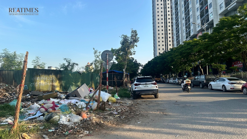 Cận cảnh khu chung cư cơi nới "chuồng cọp", hạ tầng xuống cấp- Ảnh 4. Cận cảnh khu chung cư cơi nới "chuồng cọp", hạ tầng xuống cấp- Ảnh 4.