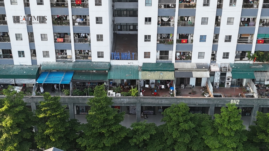Cận cảnh khu chung cư cơi nới "chuồng cọp", hạ tầng xuống cấp- Ảnh 10. Cận cảnh khu chung cư cơi nới "chuồng cọp", hạ tầng xuống cấp- Ảnh 10.
