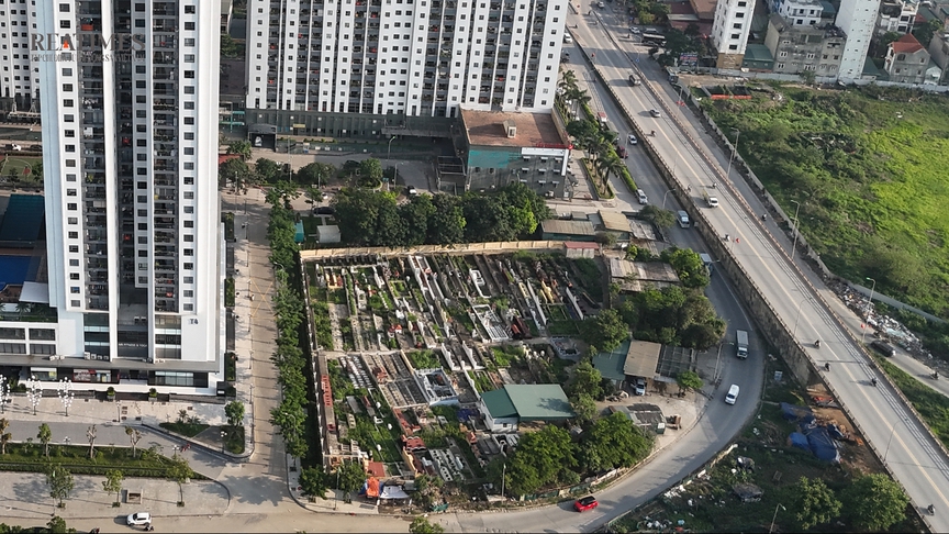 Cận cảnh khu chung cư cơi nới "chuồng cọp", hạ tầng xuống cấp- Ảnh 12. Cận cảnh khu chung cư cơi nới "chuồng cọp", hạ tầng xuống cấp- Ảnh 12.