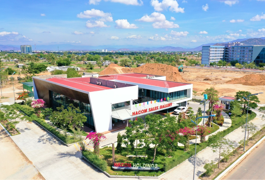 Hacom Holdings - nhà đầu tư đề xuất làm 6.000 căn nhà ở xã hội tại Nghệ An - có tiềm lực thế nào?
- Ảnh 3. Hacom Holdings - nhà đầu tư đề xuất làm 6.000 căn nhà ở xã hội tại Nghệ An - có tiềm lực thế nào?
- Ảnh 3.