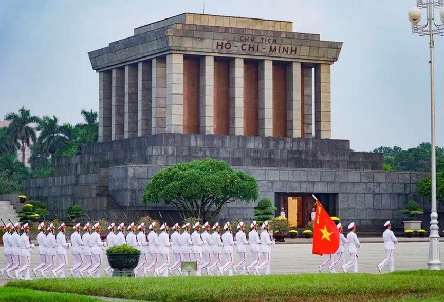 Lăng Bác: Công trình kiến trúc đồ sộ, uy nghi, biểu tượng thiêng liêng hình thành sau 700 ngày đêm kết tinh tình yêu của toàn thể dân tộc dành cho vị lãnh tụ vĩ đại- Ảnh 7. Lăng Bác: Công trình kiến trúc đồ sộ, uy nghi, biểu tượng thiêng liêng hình thành sau 700 ngày đêm kết tinh tình yêu của toàn thể dân tộc dành cho vị lãnh tụ vĩ đại- Ảnh 7.