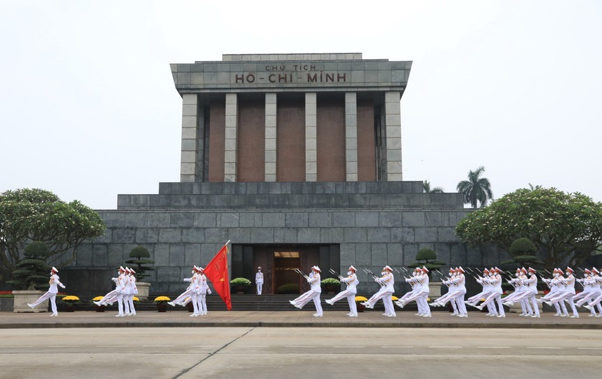 Lăng Bác: Công trình kiến trúc đồ sộ, uy nghi, biểu tượng thiêng liêng hình thành sau 700 ngày đêm kết tinh tình yêu của toàn thể dân tộc dành cho vị lãnh tụ vĩ đại- Ảnh 6. Lăng Bác: Công trình kiến trúc đồ sộ, uy nghi, biểu tượng thiêng liêng hình thành sau 700 ngày đêm kết tinh tình yêu của toàn thể dân tộc dành cho vị lãnh tụ vĩ đại- Ảnh 6.