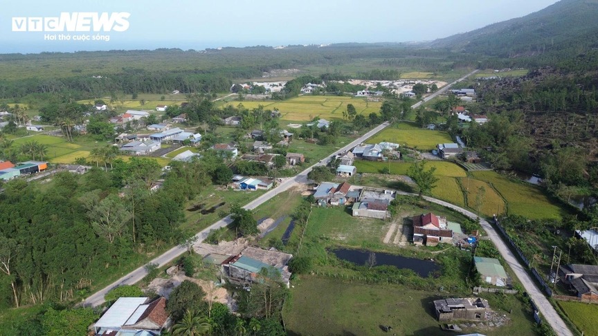 Dự án sân golf hơn 5.000 tỷ im lìm suốt gần 2 thập kỷ bên bãi biển đẹp nhất TP, người dân 'sống mòn' trong vùng quy hoạch- Ảnh 1. Dự án sân golf hơn 5.000 tỷ im lìm suốt gần 2 thập kỷ bên bãi biển đẹp nhất TP, người dân 'sống mòn' trong vùng quy hoạch- Ảnh 1.