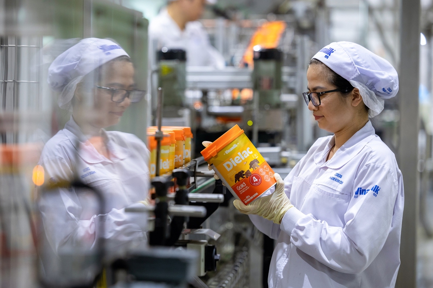 Thị trường nước ngoài lần đầu tiên đóng góp trên 20% doanh thu của Vinamilk- Ảnh 1. Thị trường nước ngoài lần đầu tiên đóng góp trên 20% doanh thu của Vinamilk- Ảnh 1.