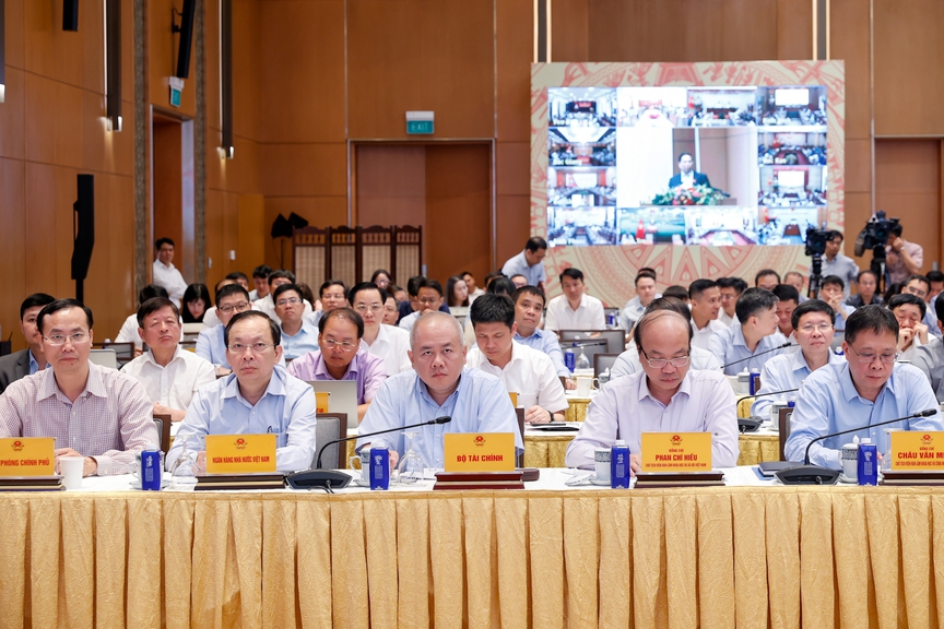 Giải ngân vốn đầu tư công năm 2025: Mục tiêu đạt 100%- Ảnh 4. Giải ngân vốn đầu tư công năm 2025: Mục tiêu đạt 100%- Ảnh 4.