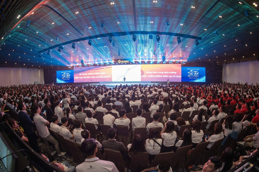 Hơn 2.000 chiến binh hội tụ trong sự kiện kick-off dự án Thành phố Trắng Blanca City: "Kỷ nguyên vươn mình – Hải trình bứt phá"- Ảnh 1. Hơn 2.000 chiến binh hội tụ trong sự kiện kick-off dự án Thành phố Trắng Blanca City: "Kỷ nguyên vươn mình – Hải trình bứt phá"- Ảnh 1.
