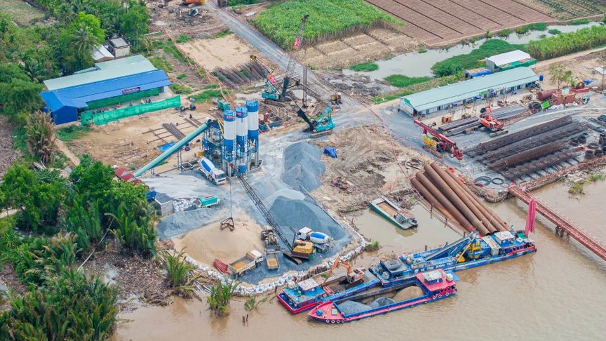 Cầu dây văng lớn thứ 2 Việt Nam do Tập đoàn Đèo Cả thực hiện: Công trường thi công tấp nập, dự kiến hoàn thành sau 3 năm nữa- Ảnh 2. Cầu dây văng lớn thứ 2 Việt Nam do Tập đoàn Đèo Cả thực hiện: Công trường thi công tấp nập, dự kiến hoàn thành sau 3 năm nữa- Ảnh 2.
