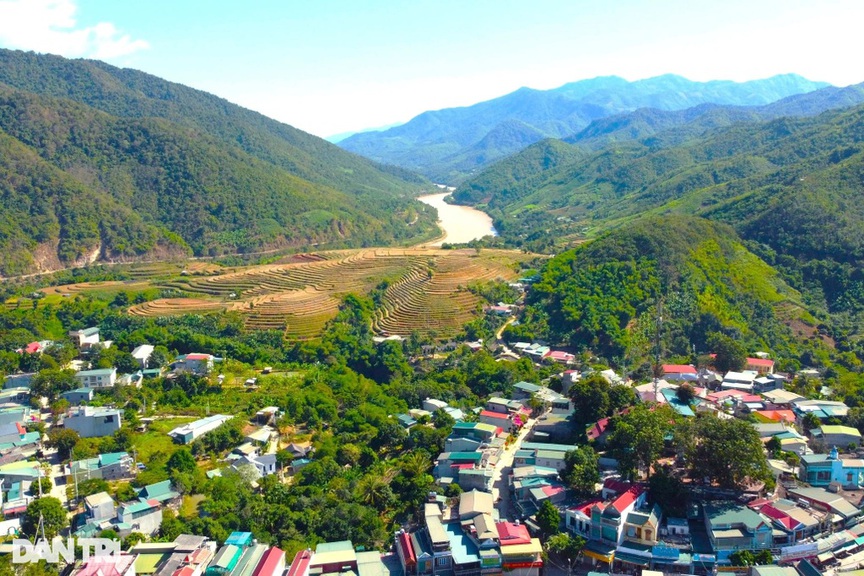 Huyện biên giới giáp Lào tại tỉnh đông dân nhất Việt Nam sẽ không sáp nhập xã nào- Ảnh 1. Huyện biên giới giáp Lào tại tỉnh đông dân nhất Việt Nam sẽ không sáp nhập xã nào- Ảnh 1.