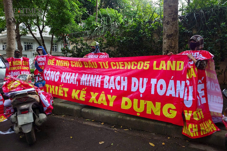 Mất quyền tự xây nhà ở khu đô thị Thanh Hà - Cienco5: Khách hàng bức xúc vì chủ đầu tư "ký hợp đồng một đằng, thực hiện một nẻo"- Ảnh 3. Mất quyền tự xây nhà ở khu đô thị Thanh Hà - Cienco5: Khách hàng bức xúc vì chủ đầu tư "ký hợp đồng một đằng, thực hiện một nẻo"- Ảnh 3.