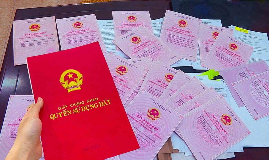 Từ giờ, có 3 trường hợp không thể sang tên sổ đỏ dù mua nhà đất đã công chứng xong- Ảnh 1. Từ giờ, có 3 trường hợp không thể sang tên sổ đỏ dù mua nhà đất đã công chứng xong- Ảnh 1.