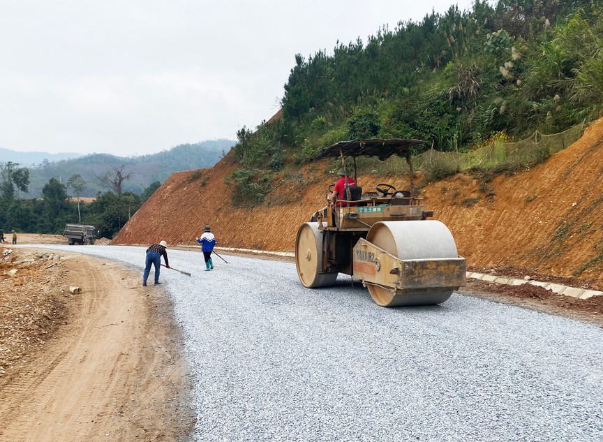 Bắc Kạn: Đường giao thông - động lực phát triển kinh tế nông thôn- Ảnh 1. Bắc Kạn: Đường giao thông - động lực phát triển kinh tế nông thôn- Ảnh 1.