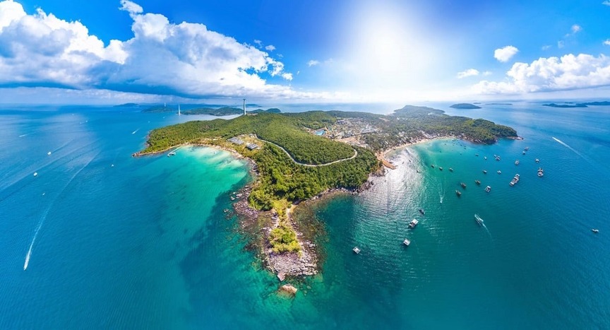 TP đảo đầu tiên của Việt Nam tăng cường thêm đường bay thẳng đến 2 quốc gia vùng Đông Nam Á- Ảnh 1. TP đảo đầu tiên của Việt Nam tăng cường thêm đường bay thẳng đến 2 quốc gia vùng Đông Nam Á- Ảnh 1.