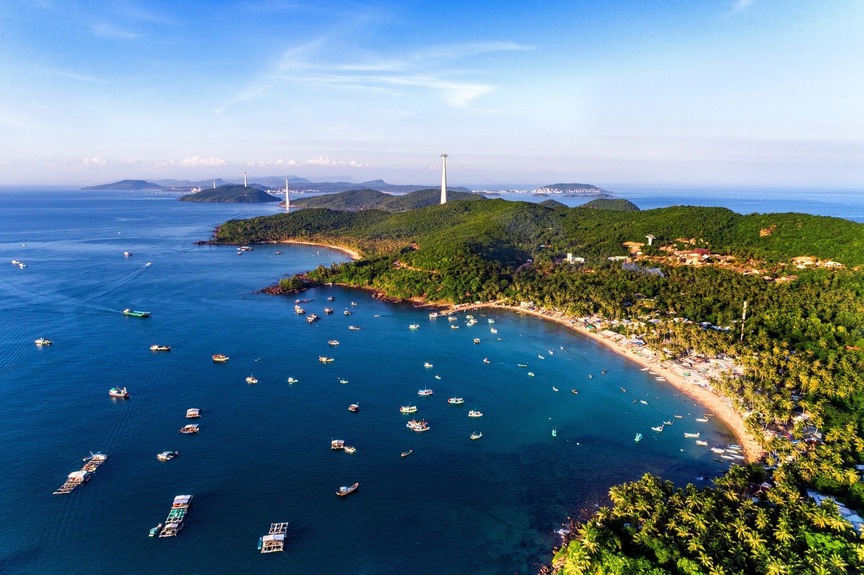 TP đảo đầu tiên của Việt Nam tăng cường thêm đường bay thẳng đến 2 quốc gia vùng Đông Nam Á- Ảnh 2. TP đảo đầu tiên của Việt Nam tăng cường thêm đường bay thẳng đến 2 quốc gia vùng Đông Nam Á- Ảnh 2.