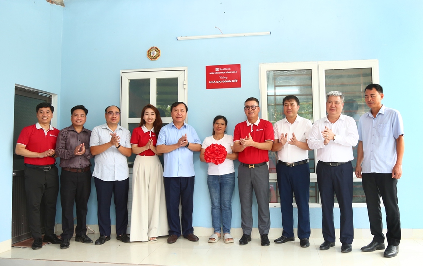 SeABank bàn giao 856 căn nhà đại đoàn kết cho tỉnh Hòa Bình- Ảnh 2.