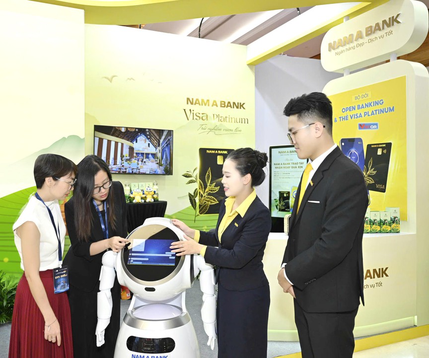 Nam A Bank mang nhiều giải pháp và công nghệ nổi bật đến sự kiện “Chuyển đổi số ngành Ngân hàng 2025” Nam A Bank mang nhiều giải pháp và công nghệ nổi bật đến sự kiện “Chuyển đổi số ngành Ngân hàng 2025”