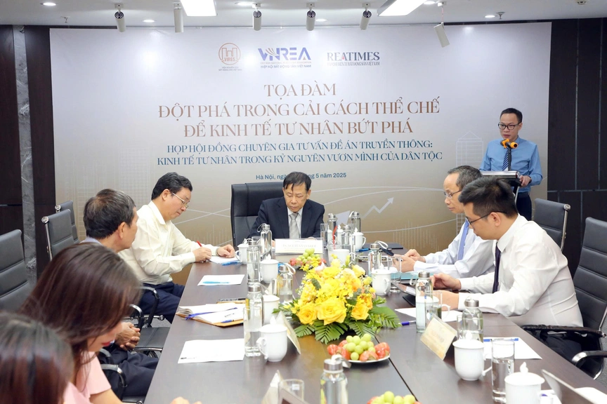 Doanh nghiệp tư nhân có thể làm chủ lĩnh vực hạ tầng nếu được tin tưởng trao trọng trách với cơ chế phù hợp- Ảnh 1. Doanh nghiệp tư nhân có thể làm chủ lĩnh vực hạ tầng nếu được tin tưởng trao trọng trách với cơ chế phù hợp- Ảnh 1.