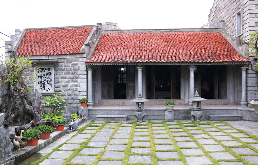 Nhà đá hơn trăm tuổi giữa lòng cố đô, chủ nhân từng tham gia xây dựng ‘kinh đô Công giáo Việt Nam’- Ảnh 6. Nhà đá hơn trăm tuổi giữa lòng cố đô, chủ nhân từng tham gia xây dựng ‘kinh đô Công giáo Việt Nam’- Ảnh 6.