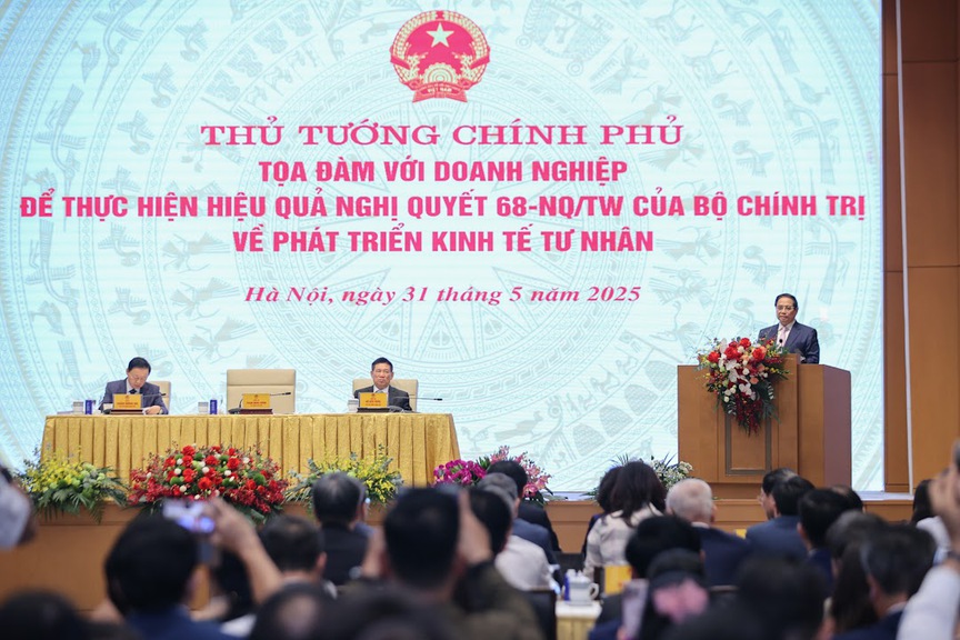 Thủ tướng Phạm Minh Chính: Các Nghị quyết về phát triển kinh tế tư nhân đã rất đồng bộ, cần tổ chức thực hiện hiệu quả với tinh thần "nghĩ sâu làm lớn"- Ảnh 1. Thủ tướng Phạm Minh Chính: Các Nghị quyết về phát triển kinh tế tư nhân đã rất đồng bộ, cần tổ chức thực hiện hiệu quả với tinh thần "nghĩ sâu làm lớn"- Ảnh 1.