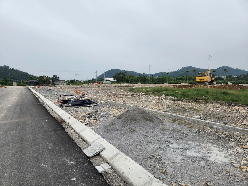 Hà Nam: Liên tiếp tổ chức các phiên đấu giá đất trong tháng 5, giá khởi điểm từ 2,2 triệu đồng/m2
- Ảnh 1. Hà Nam: Liên tiếp tổ chức các phiên đấu giá đất trong tháng 5, giá khởi điểm từ 2,2 triệu đồng/m2
- Ảnh 1.