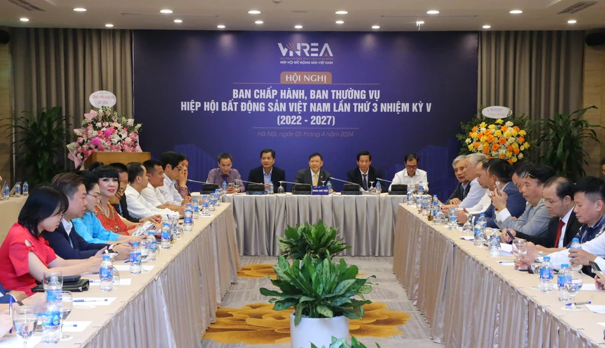 Ngày mai diễn ra Hội nghị Ban Chấp hành, Ban Thường vụ và gặp mặt Hội viên Hiệp hội Bất động sản Việt Nam năm 2025- Ảnh 1. Ngày mai diễn ra Hội nghị Ban Chấp hành, Ban Thường vụ và gặp mặt Hội viên Hiệp hội Bất động sản Việt Nam năm 2025- Ảnh 1.