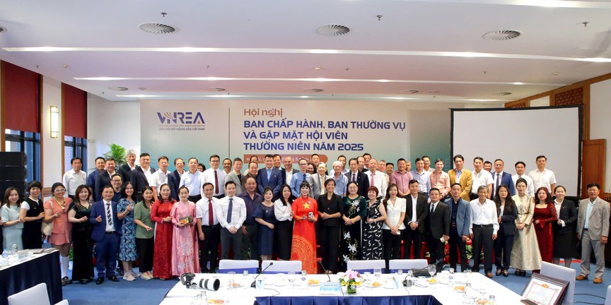 Hiệp hội Bất động sản Việt Nam tổ chức Hội nghị Ban Chấp hành, Ban Thường vụ và gặp mặt Hội viên thường niên năm 2025- Ảnh 22. Hiệp hội Bất động sản Việt Nam tổ chức Hội nghị Ban Chấp hành, Ban Thường vụ và gặp mặt Hội viên thường niên năm 2025- Ảnh 22.