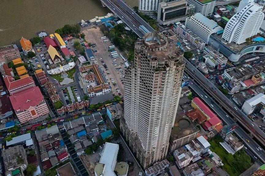 Tòa tháp chọc trời bỏ hoang như 'bóng ma' giữa Thủ đô: Xây trên đất nghĩa địa và câu hỏi hồi sinh chưa lời đáp sau 3 thập kỷ- Ảnh 1. Tòa tháp chọc trời bỏ hoang như 'bóng ma' giữa Thủ đô: Xây trên đất nghĩa địa và câu hỏi hồi sinh chưa lời đáp sau 3 thập kỷ- Ảnh 1.