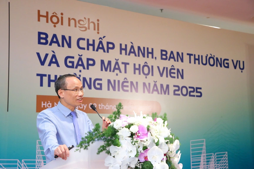 Hội nghị Ban Chấp hành, Ban Thường vụ VNREA 2025: Nhận diện triển vọng và thách thức để bước vào kỷ nguyên mới- Ảnh 4. Hội nghị Ban Chấp hành, Ban Thường vụ VNREA 2025: Nhận diện triển vọng và thách thức để bước vào kỷ nguyên mới- Ảnh 4.