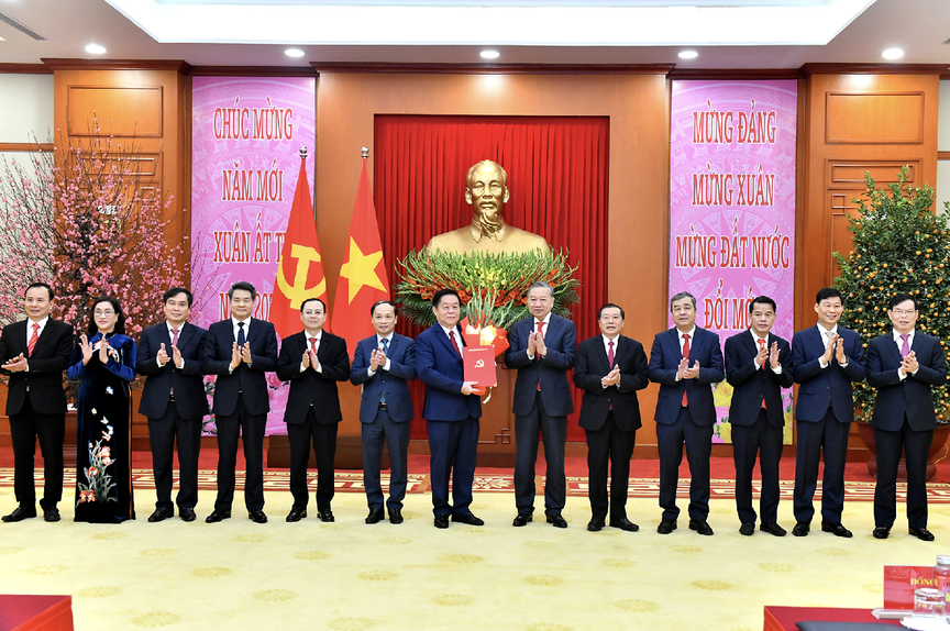 Đổi mới tư duy nhận thức, hành động, nâng cao chất lượng tham mưu chiến lược trên lĩnh vực Tuyên giáo và Dân vận- Ảnh 1.